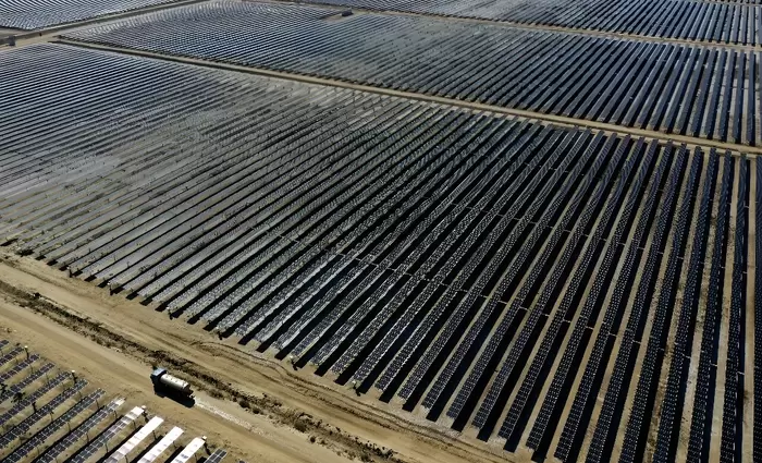 Aλβανία: Εγκαθιστά εκατοντάδες χιλιάδες ηλιακά πάνελ