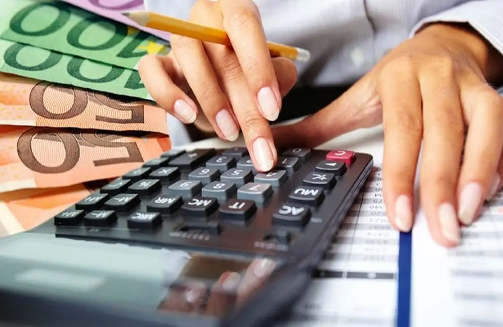 Ο Σύνδεσμος Καταναλωτών χαιρετίζει την ψήφιση νόμου για αναστολή των δόσεων