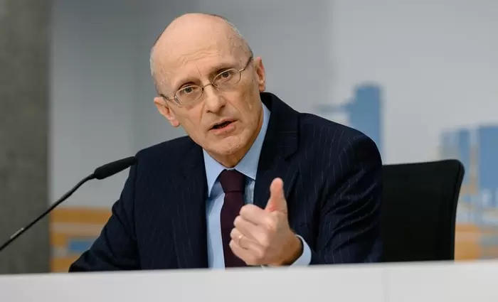 Έμμεση στήριξη Ένρια στις κινήσεις της Eurobank στην Ελληνική Τράπεζα