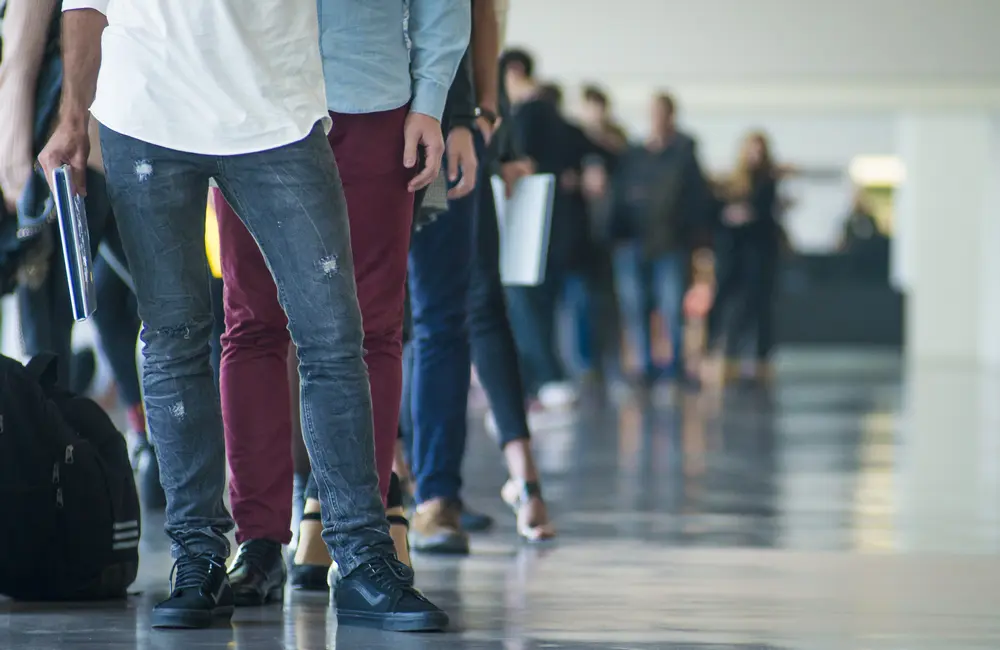 Μειώθηκαν κατά 63,8% οι εγγεγραμμένοι άνεργοι