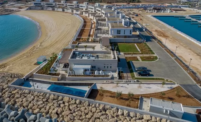 Η εμπορική ζώνη της Mαρίνας της Αγίας Νάπας ανοικτή για το κοινό