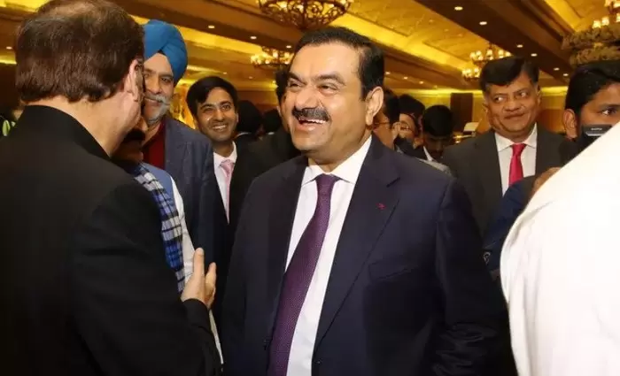 Στη δίνη μεγάλης κρίσης η αυτοκρατορία του Αντάνι - Δίνει μετοχές ως ενέχυρο