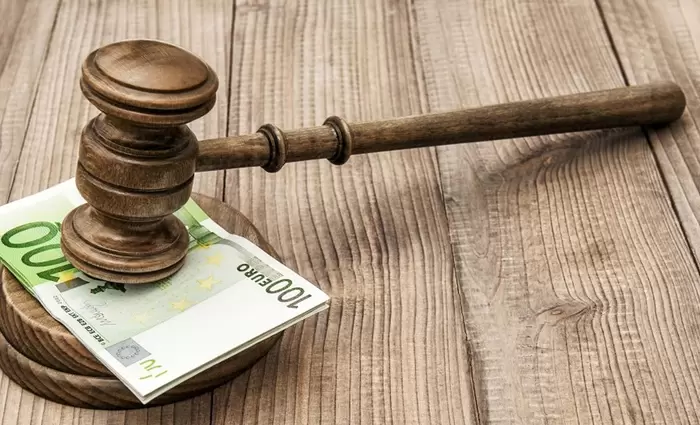 Αποκοπές Δημοσίου: Επιφυλάσσεται για την απόφασή του το Ανώτατο