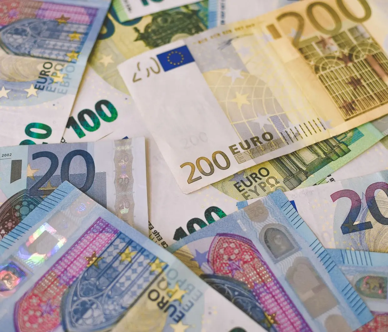 DBRS: Χαμηλότερο ποσοστό αύξησης καταθετικών επιτοκίων η Κύπρος