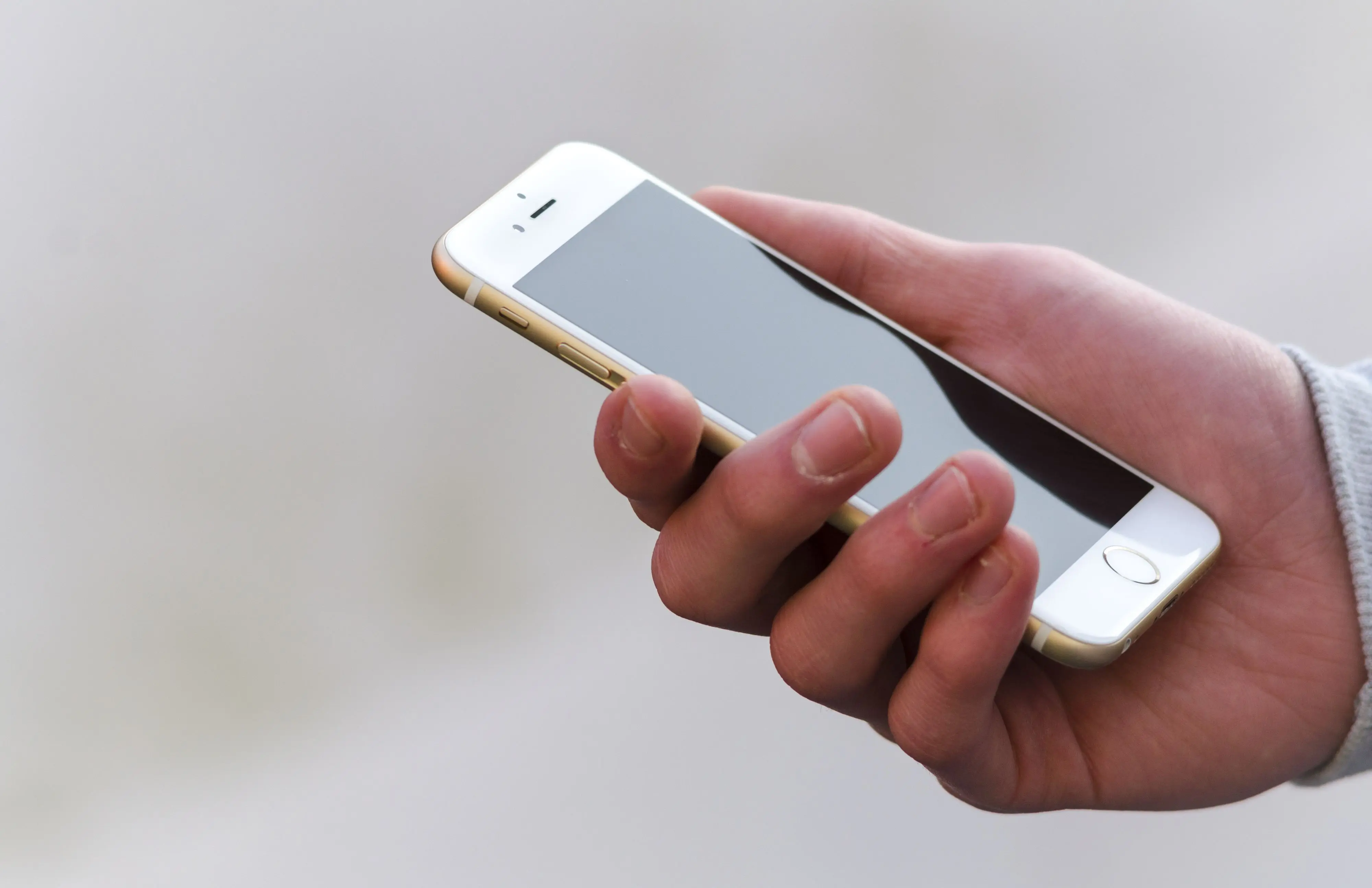 Η Apple παρακολουθεί τα iPhone και εντοπίζει τα κλεμμένα