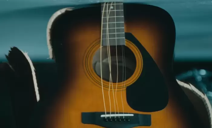 Apple: Ζητά συγγνώμη για την «καταστροφή» μουσικών οργάνων