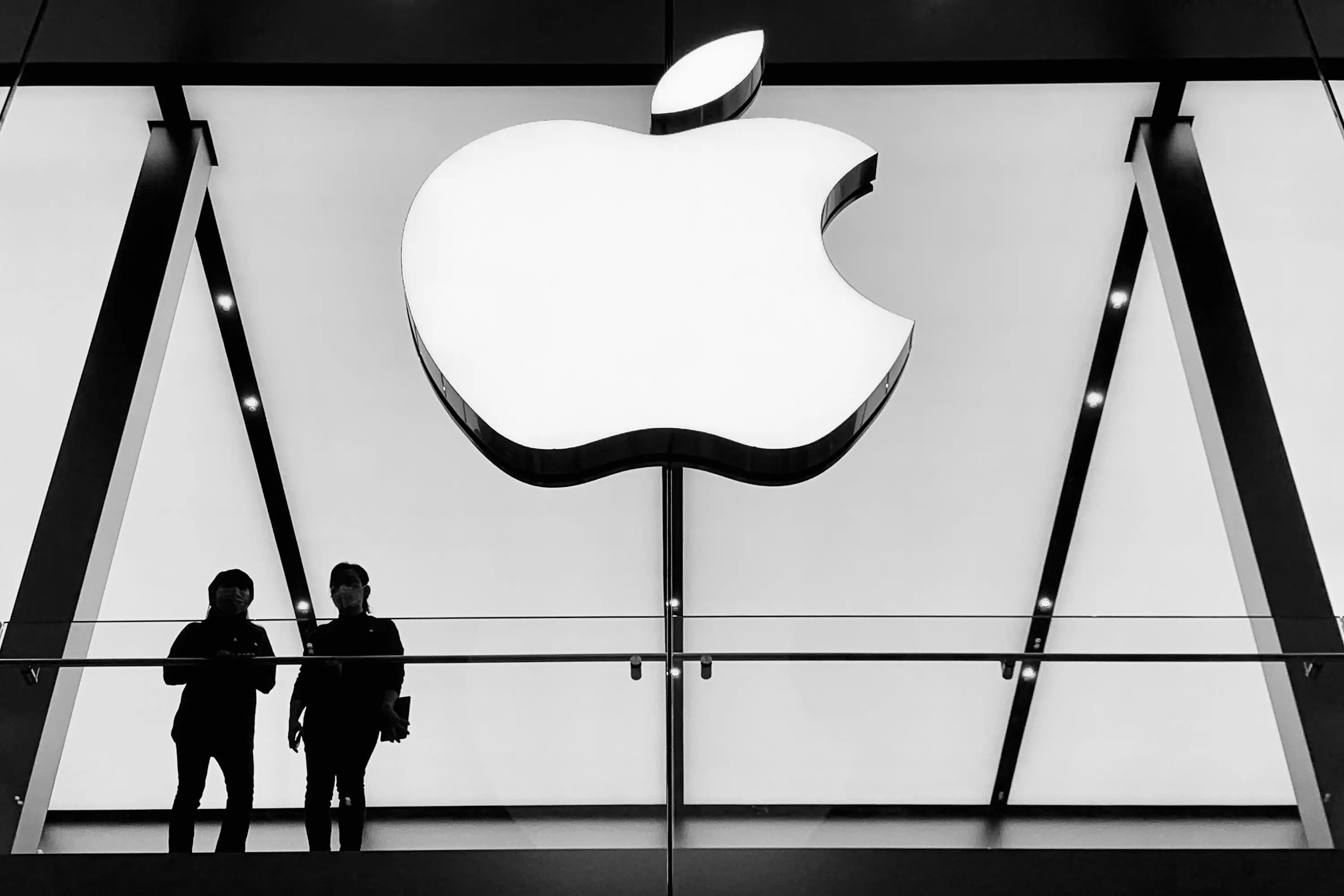 Apple: Η αυτοκρατορία των $4 τρισ. – Πώς άλλαξε για πάντα τον κόσμο της τεχνολογίας