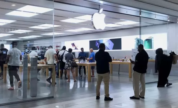 Apple: Σήμερα το μεγάλο event για τις νέες υπηρεσίες – Τα βλέμματα στρεμμένα στην ΑΙ