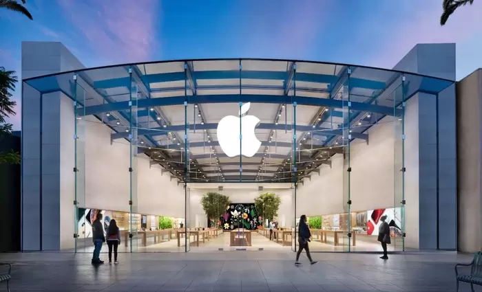 Η Apple «σπάει τον κουμπαρά της» και ρίχνει $430 δισεκ. σε επενδύσεις