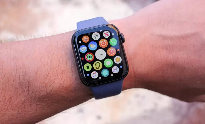 Apple: Πούλησε περισσότερα ρολόγια από όλες τις ελβετικές εταιρείες μαζί