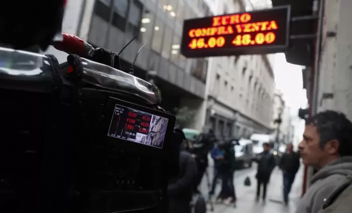 Η Αργεντινή αύξησε το βασικό επιτόκιο της στο 60%