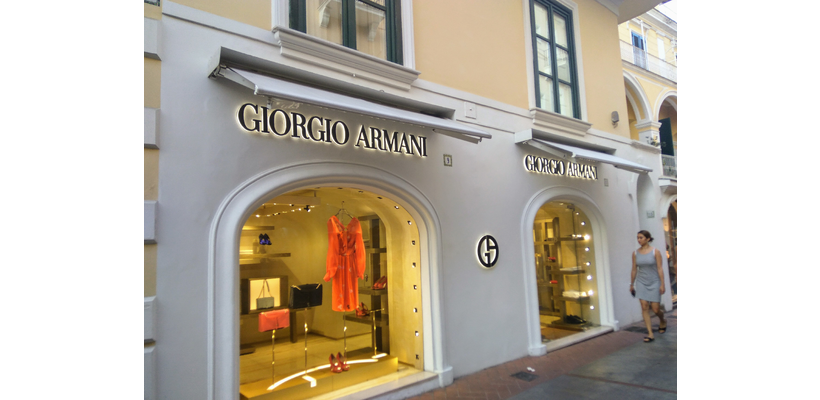 Η αυτοκρατορία πολυτελείας Armani σε τροχιά πώλησης