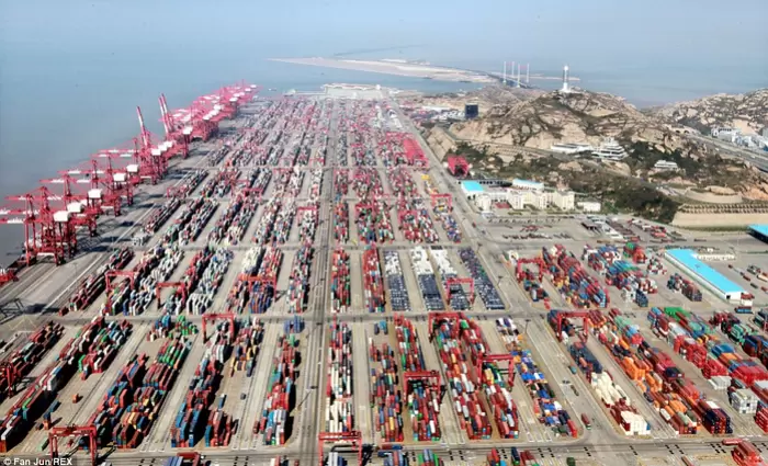 Αυξήθηκε κατά 6,4% η διακίνηση εμπορευμάτων από τα κινεζικά λιμάνια