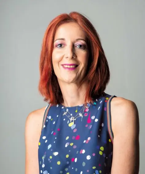 Οι άνθρωποι φτιάχνουν τις κοινωνίες και οι άνθρωποι τις κάνουν καλύτερες...