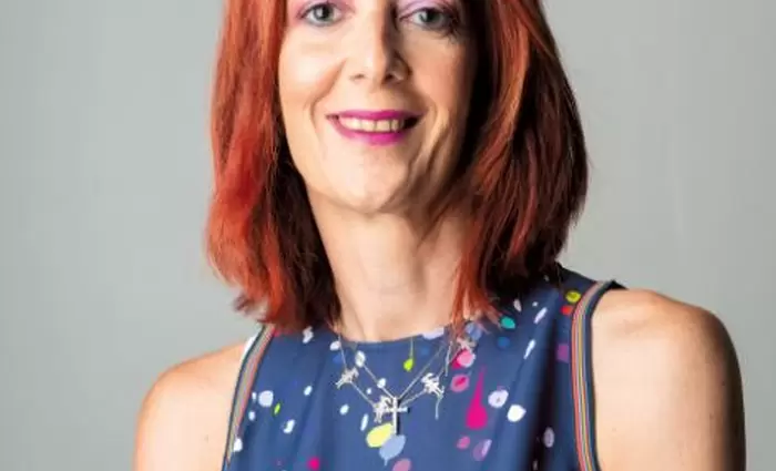 Οι άνθρωποι φτιάχνουν τις κοινωνίες και οι άνθρωποι τις κάνουν καλύτερες...