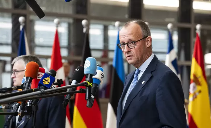 Μερτς: Στις Βρυξέλλες για να ξεμπλοκάρει το σχέδιο αξιοποίησης των ρωσικών assets υπέρ της Ουκρανίας