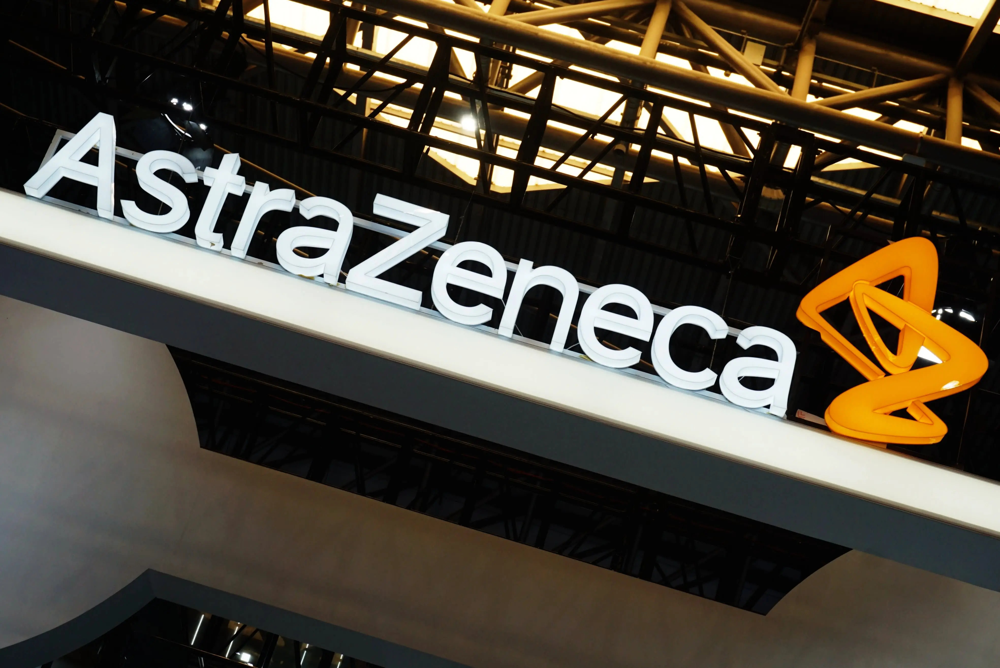 AstraZeneca: Στρέφεται χρηματιστηριακά προς τις ΗΠΑ – Απομακρύνεται από την Βρετανία