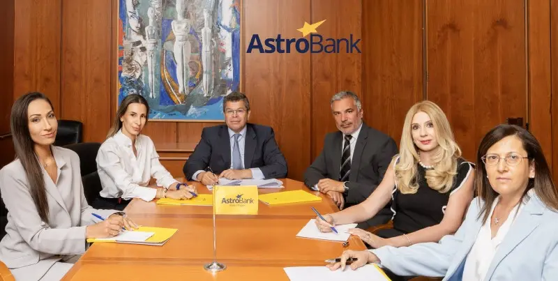 Υπογράφηκε η συμφωνία πώλησης της Astrobank στην Alpha Bank