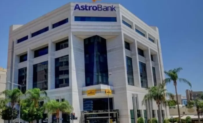 Κινήσεις Astrobank για εξαγορά της CDB Bank