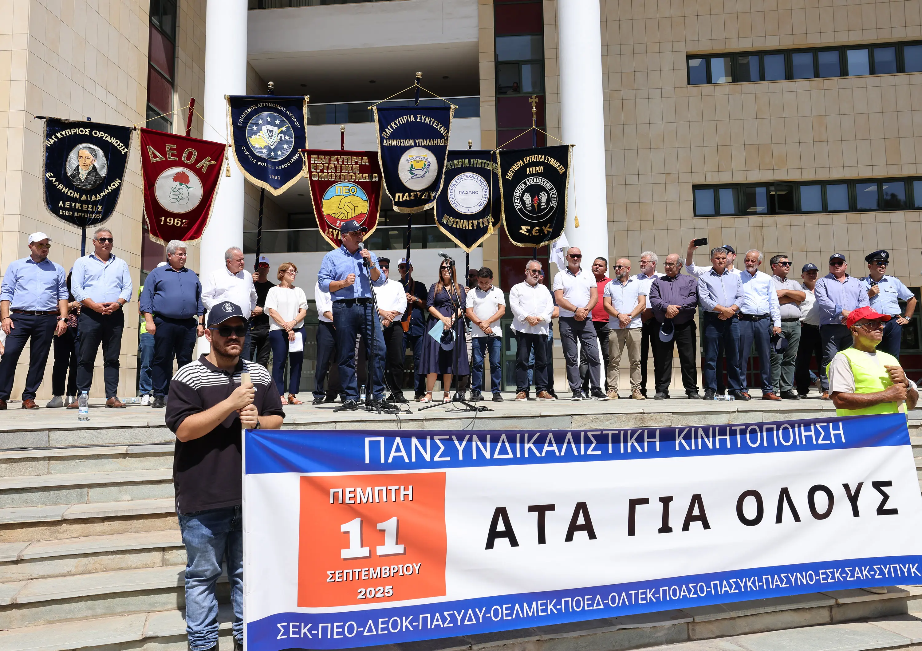 ΑΤΑ: Οι συντεχνίες αναμένουν κυβερνητική πρωτοβουλία, το ΚΕΒΕ προτάσσει νέο πλαίσιο και ο ΠτΔ παραμένει αισιόδοξος