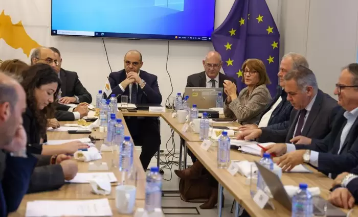 Χωρίς δηλώσεις ολοκληρώθηκε η κρίσιμη συνάντηση για την ΑΤΑ στο Υπουργείο Εργασίας