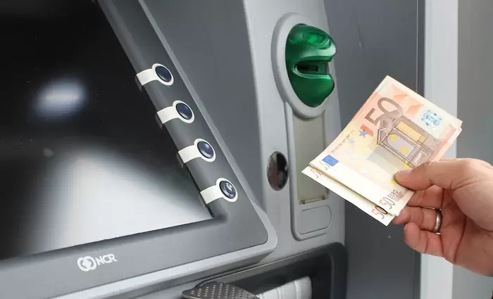 Πότε αίρονται τα capital controls στην Ελλάδα