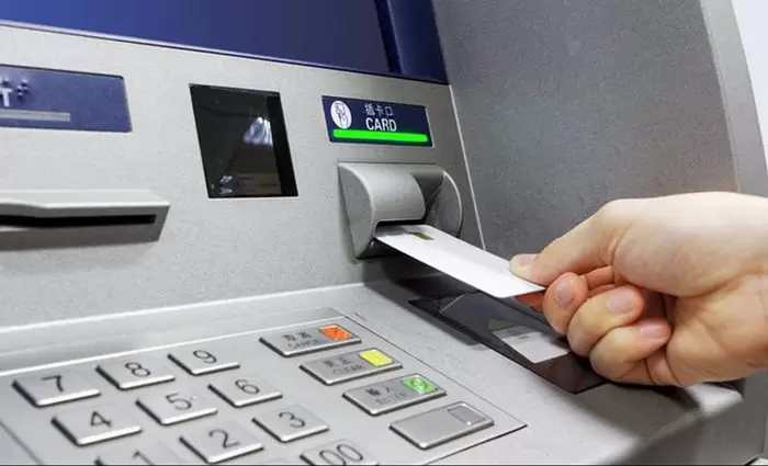 Απογοητευμένοι οι βουλευτές από απαντήσεις τραπεζών για έλλειψη ATM