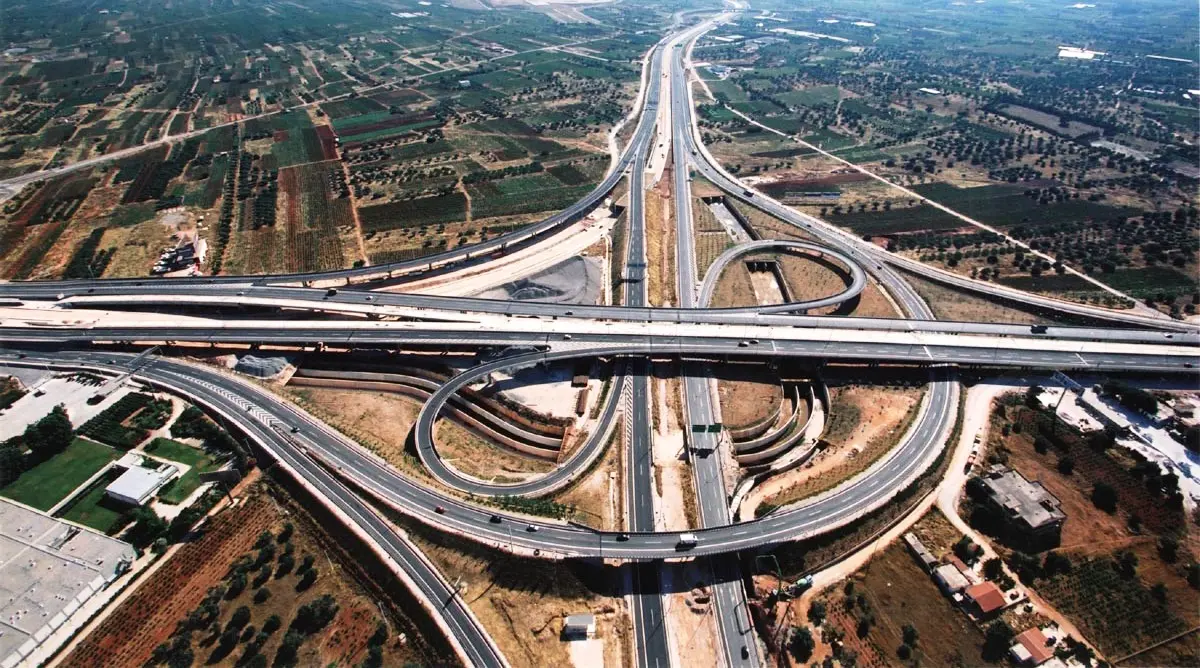 Έργα υποδομής ύψους €4 δισ. σε 10 κράτη μέλη ενέκρινε η Κομισιόν