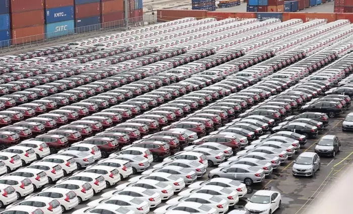 Κατρακυλούν οι πωλήσεις αυτοκινήτων στην Κίνα