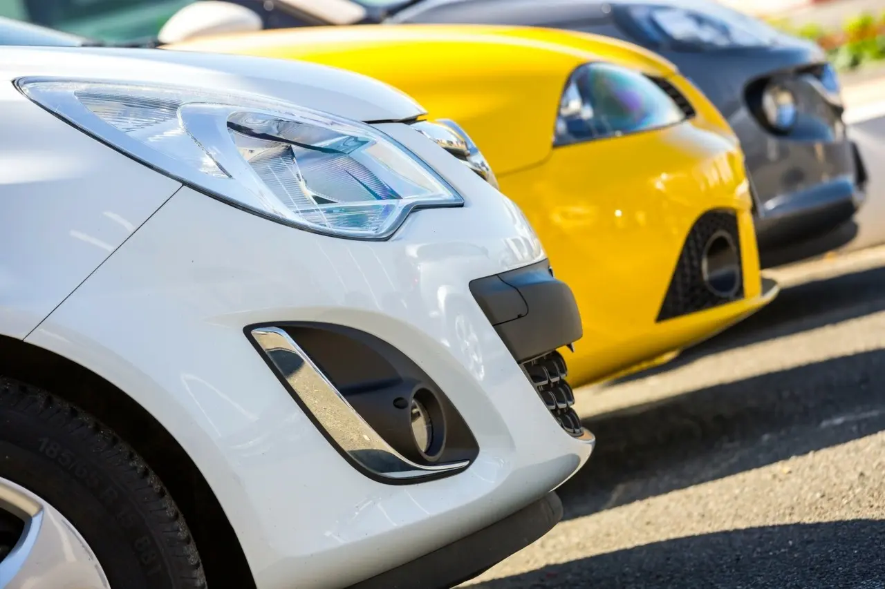 Ευρωπαϊκές αυτοκινητοβιομηχανίες: Ανάκαμψη το 2026 μετά από μια χρονιά πιέσεων