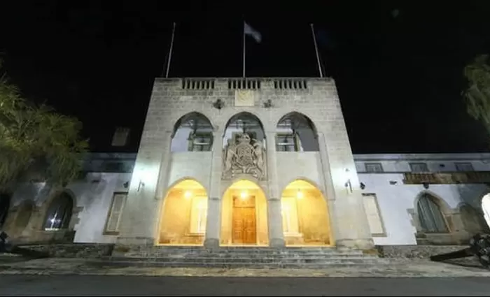 Αυστηρά μέτρα για τον κορωνοϊό αποφάσισε η Κυβέρνηση