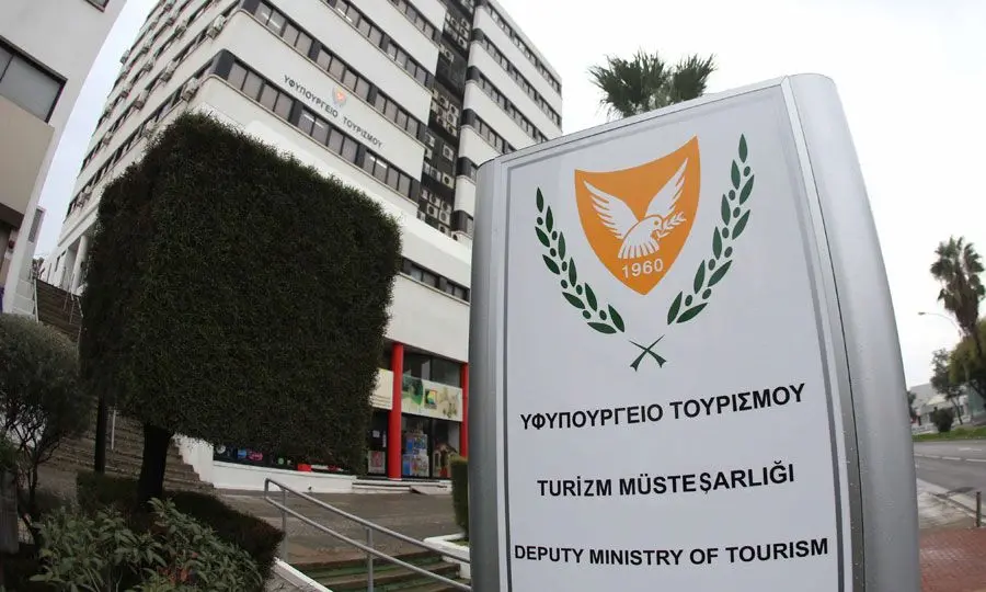 Φουλάρουν μηχανές για σχεδιασμό τουριστικής σεζόν