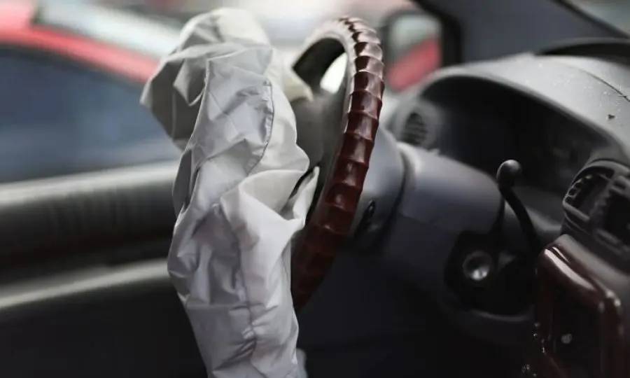 Takata: Από αύριο μένουν χωρίς ΜΟΤ χιλιάδες οχήματα - Ποιοι παίρνουν παράταση