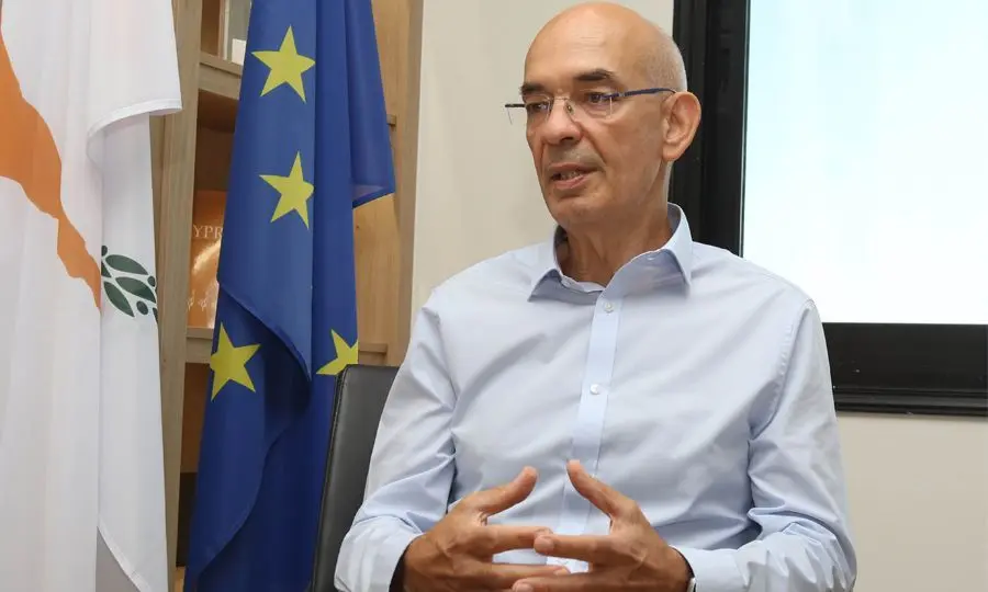 Υπουργός Μεταφορών: Πίσω στο δρόμο τα λεωφορεία τη Δευτέρα