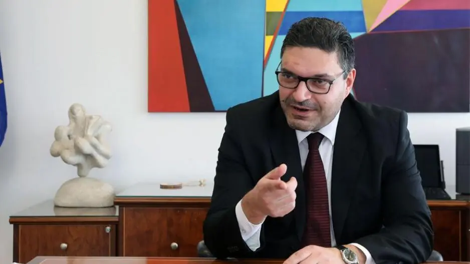 ΥΠΟΙΚ: Η υποκρισία του πολιτικού συστήματος σε όλο της το μεγαλείο