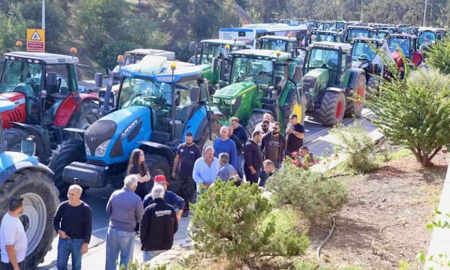 «Ένα κιλό πατάτες θα φτάσει €10» - Ξανά στους δρόμους οι Κύπριοι αγρότες