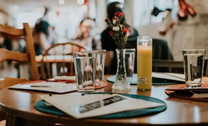 All inclusive και Airbnb «κόβουν» την κίνηση στα κέντρα αναψυχής στην Πάφο