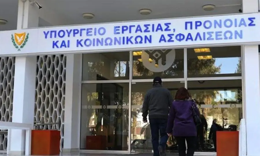 Όσα πρέπει να γνωρίζετε για επιδόματα και άδειες λόγω κορωνοϊού (Q&A)