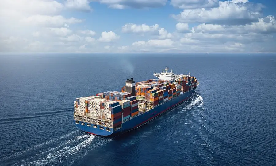 Telegraph: Πώς Έλληνες πλοιοκτήτες κερδίζουν από τον πόλεμο του Πούτιν