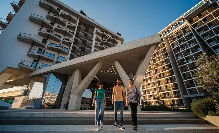 Εστίες ή διαμέρισμα; Πού κυμαίνονται οι τιμές για τη φοιτητική στέγη στην Κύπρο (vid)