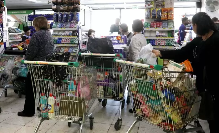 Ελλάδα: Εκτοξεύτηκε ο τζίρος των υπεραγορών