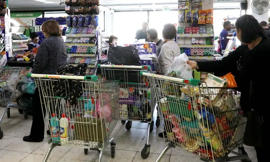 Ελλάδα: Εκτοξεύτηκε ο τζίρος των υπεραγορών