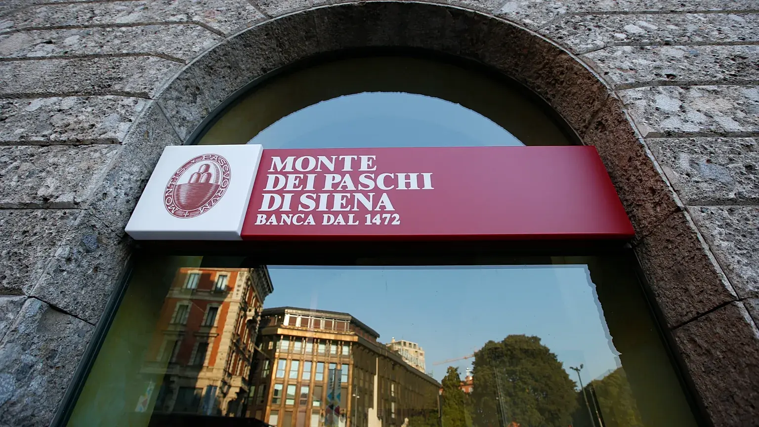 Monte dei Paschi: Ετοιμάζεται να ανεβάσει την προσφορά για τη Mediobanca