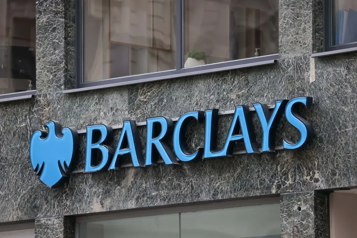 Barclays: Ανακοίνωση – έκπληξη για επαναγορά μετοχών αξίας 500 εκατ. λιρών