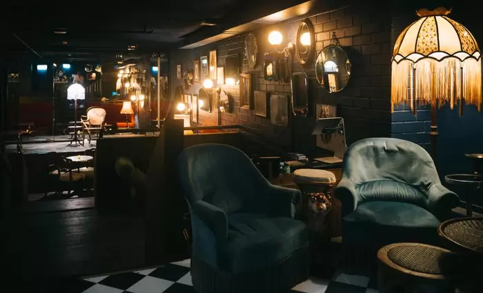 Κλείνουν μπαρ και χώροι θρησκευτικής λατρείας στην Αυστραλία