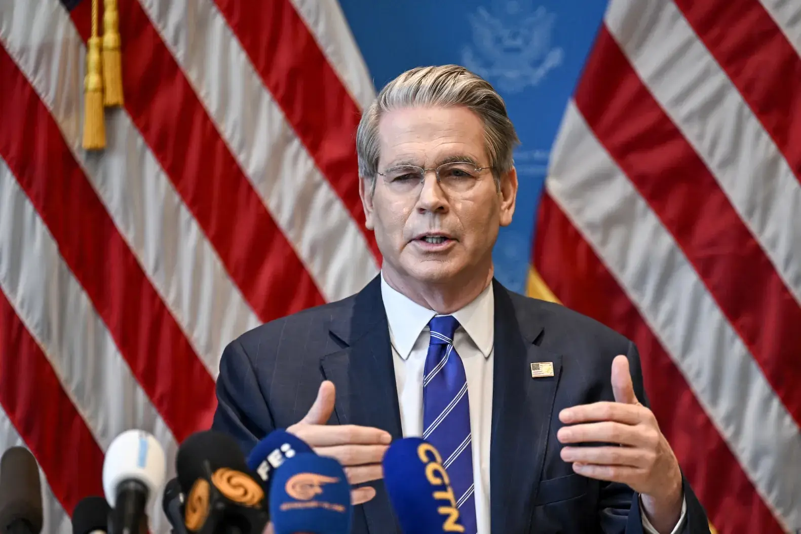 Αντεπίθεση Μπέσεντ στη Moody’s: «Καθυστερημένος δείκτης, δεν μας απασχολεί η υποβάθμιση»