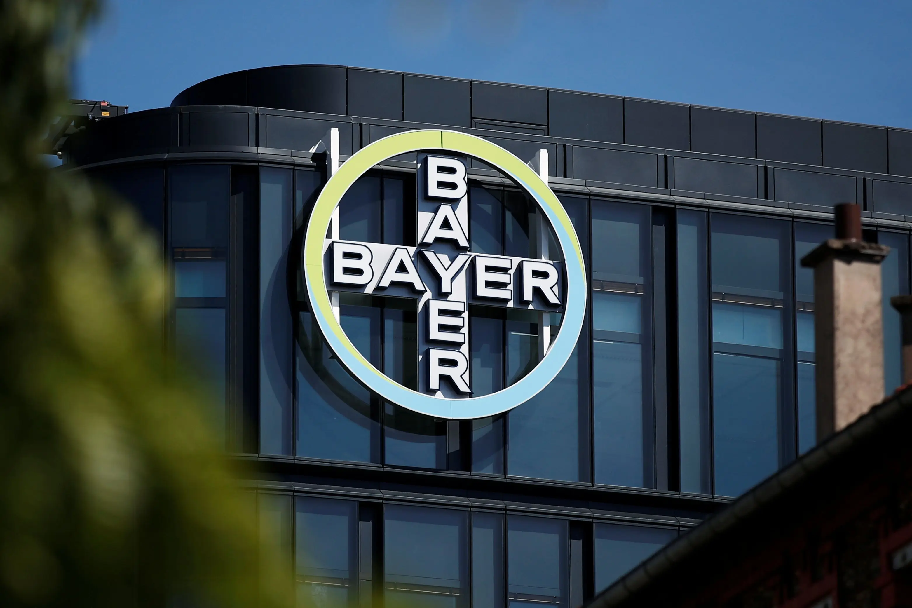 Bayer: Συμφωνία άνω των 7 δισ. δολαρίων για να «κλείσει» με τις αγωγές του Roundup