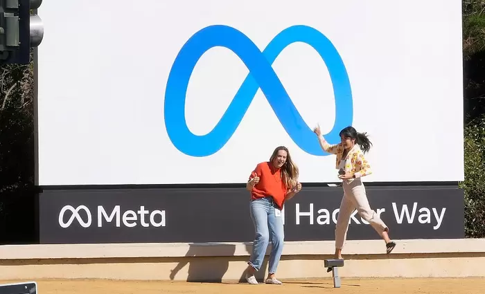 Οι χρεώσεις του Zuckerberg και οι τάσεις φυγής των χρηστών του Facebook