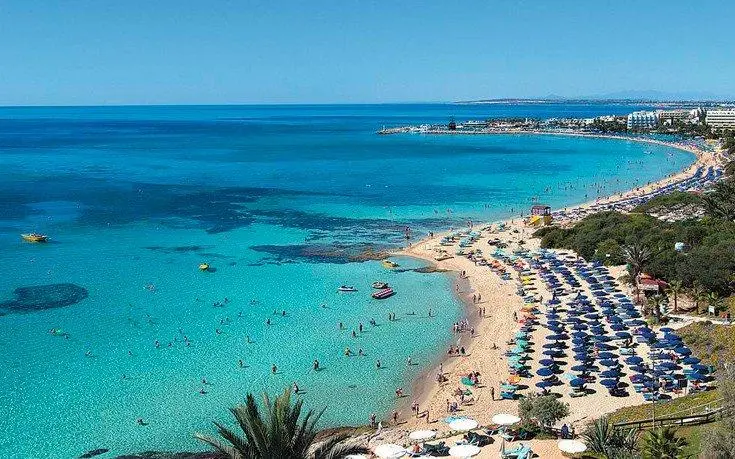 Πάνω από τα 2,2 εκατ. οι αφίξεις τουριστών - Ιστορικό ρεκόρ για τον Ιούλιο