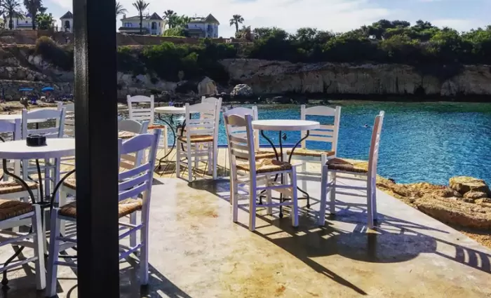 3 Κύπριοι έκαναν το «πατρικό» τους beach bar